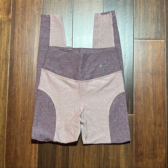 Nike Ladies Leggings  - Picture 1 of 5